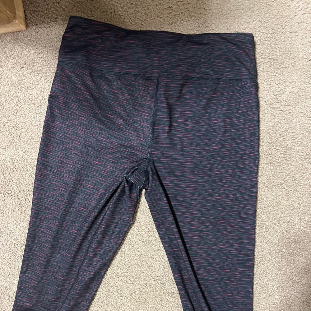 Athletic leggings